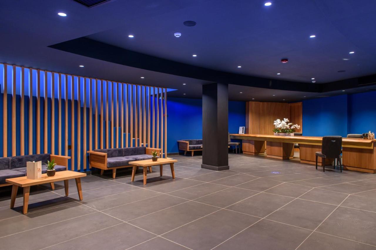 Hotel Lyttos Mare Hersonissos  Esterno foto The lounge at the airport