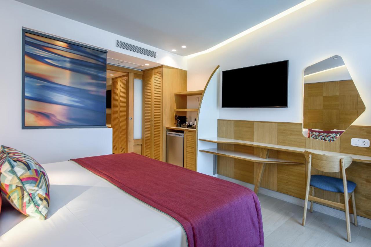 Hotel Lyttos Mare Hersonissos  Esterno foto A room at the hotel