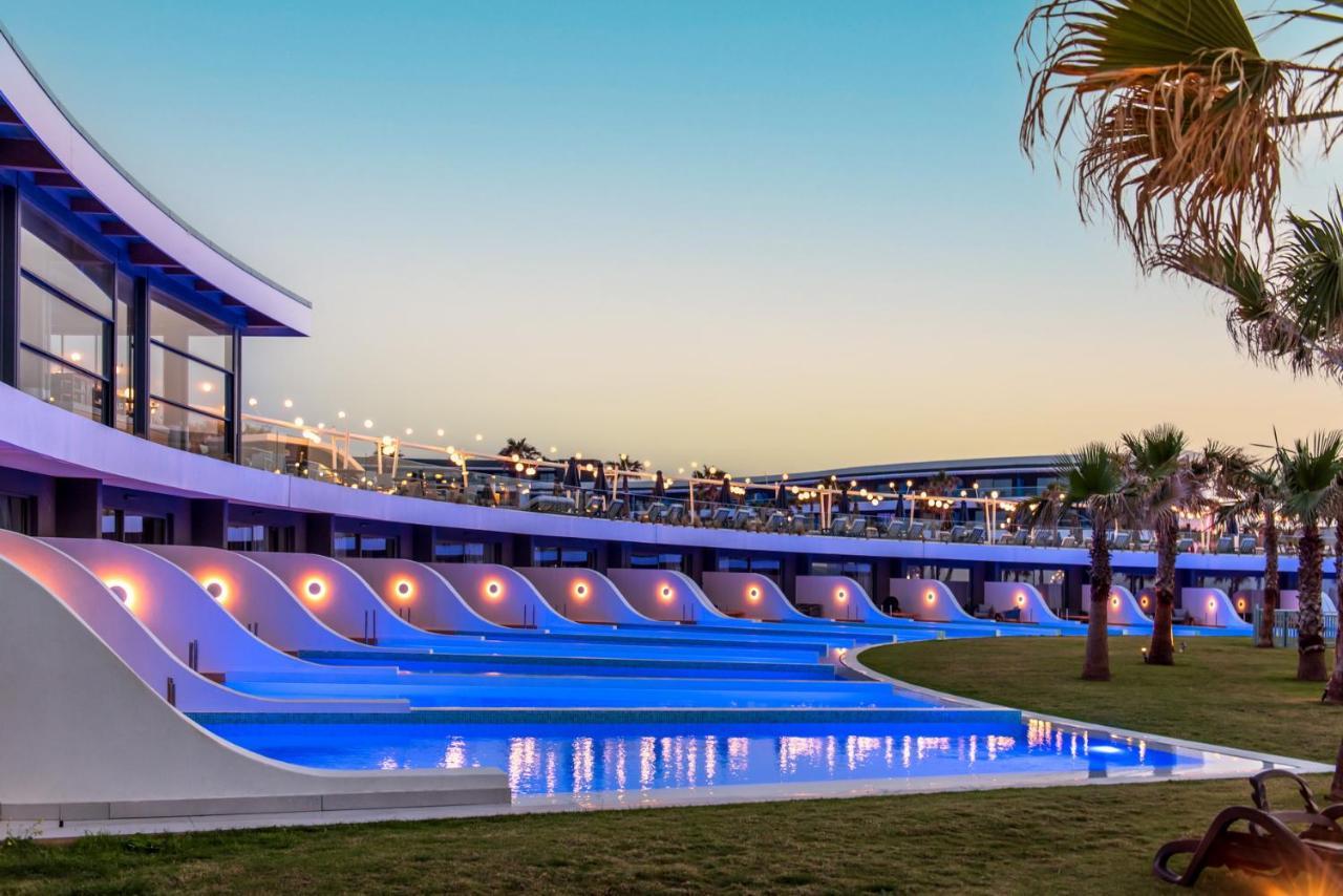Hotel Lyttos Mare Hersonissos  Esterno foto The hotel at night