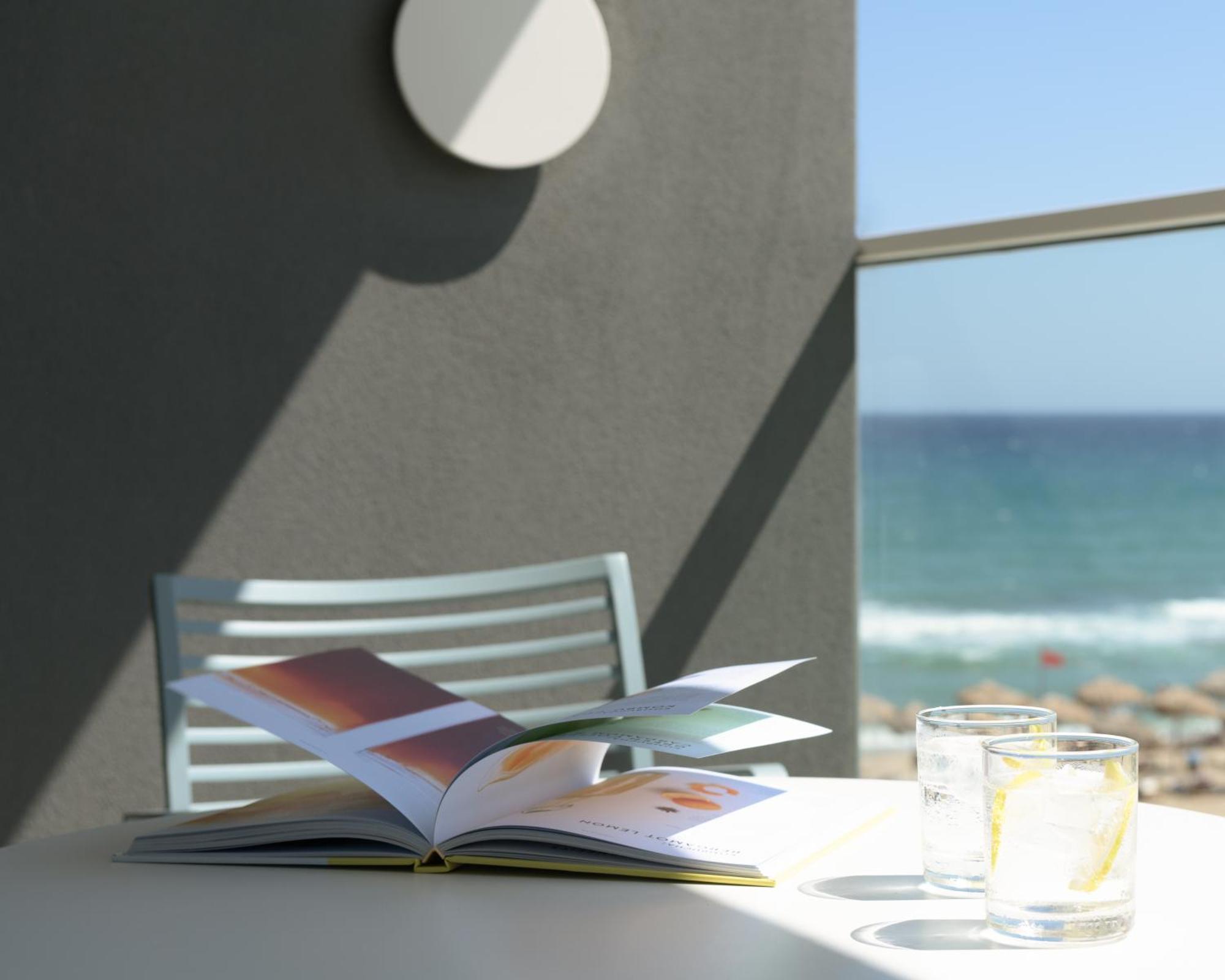 Hotel Lyttos Mare Hersonissos  Esterno foto A 3D rendering of a balcony