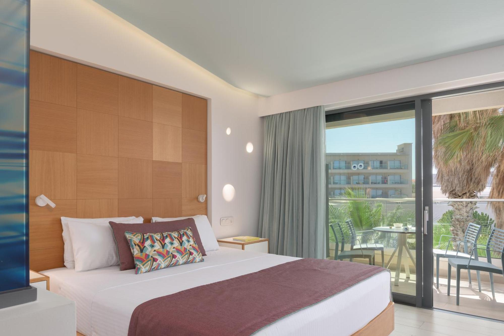 Hotel Lyttos Mare Hersonissos  Esterno foto A bedroom at the hotel