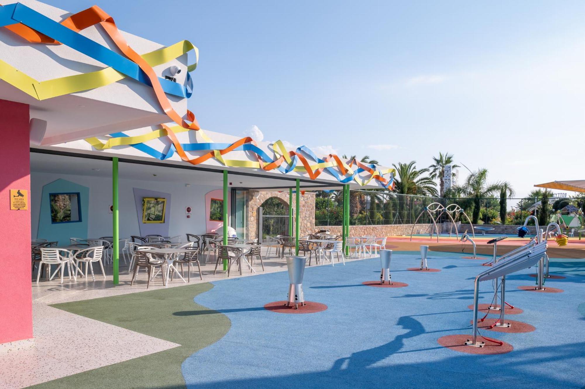 Hotel Lyttos Mare Hersonissos  Esterno foto The children's area